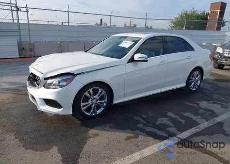 2014 Mercedes-Benz E 350 z USA, uszkodzony, nr VIN WDDHF5KB0EB043249